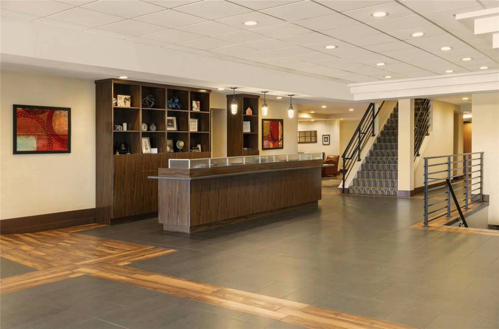 Royle Hotel Milwaukee Airport 8