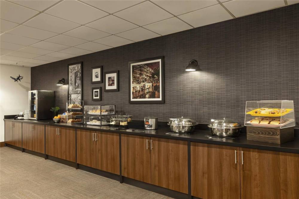 Royle Hotel Milwaukee Airport 10