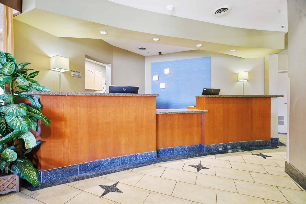 Sandman Hotel And Suites London Downtown 2