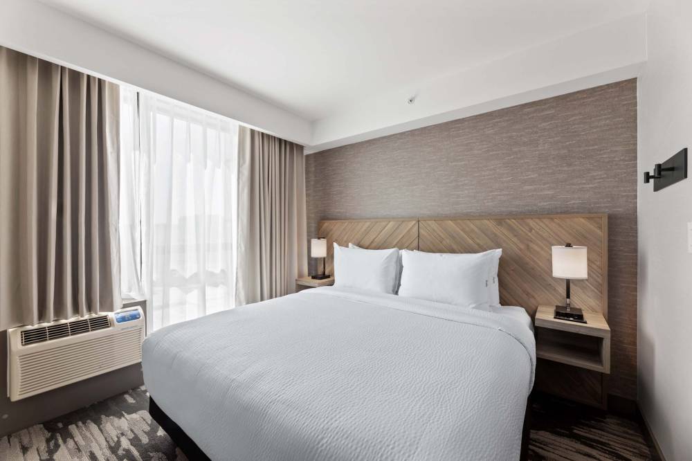 Sandman Signature Las Colinas Hotel And Suites 10