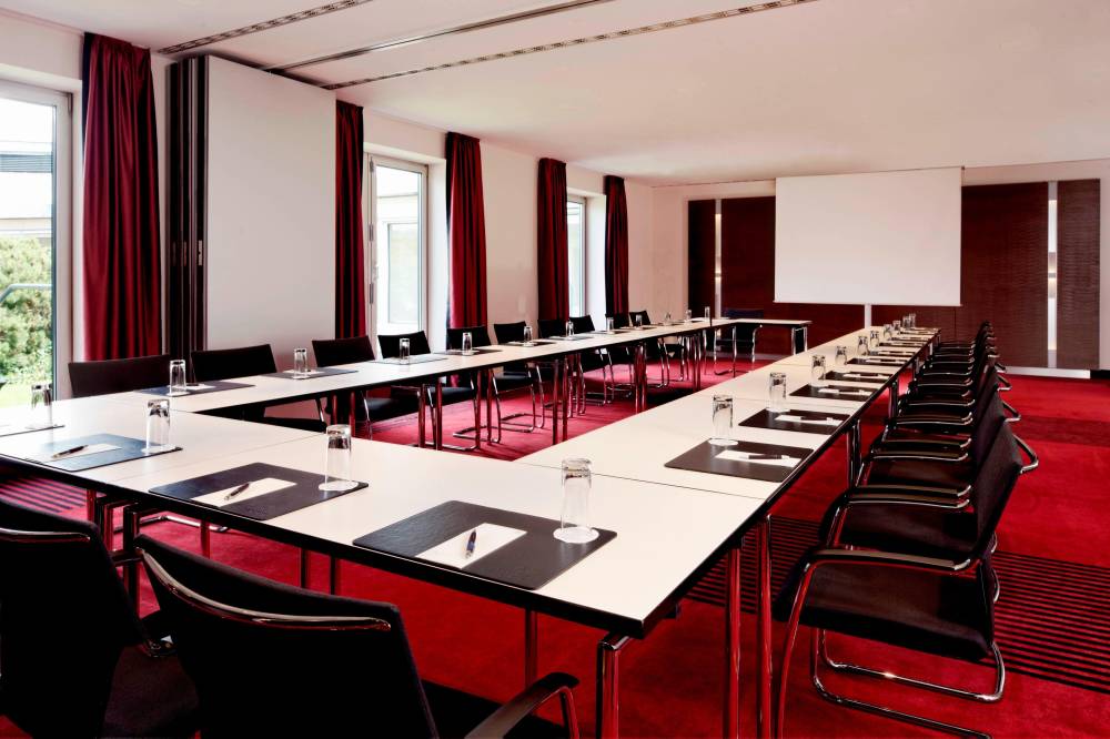 Sheraton Dusseldorf Airport Hotel 7