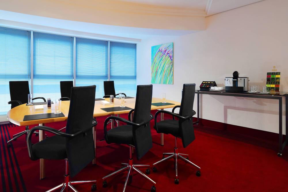 Sheraton Dusseldorf Airport Hotel 4
