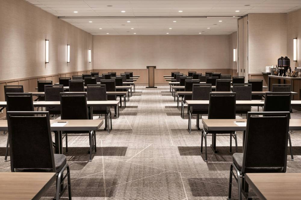 Sheraton Minneapolis Downtown Convention Center 8