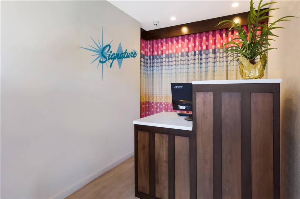 Signature Inn Oakland 2