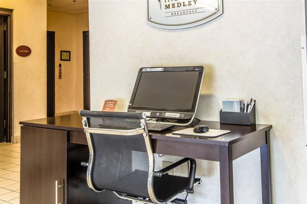 Sleep Inn Airport 7