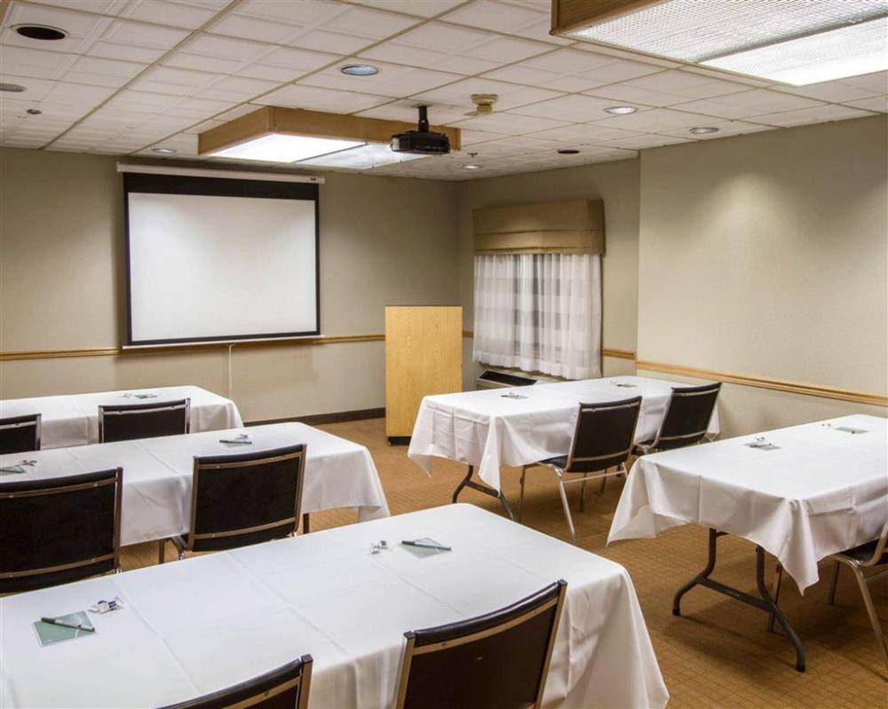 Sleep Inn And Suites Buffalo Airport 4