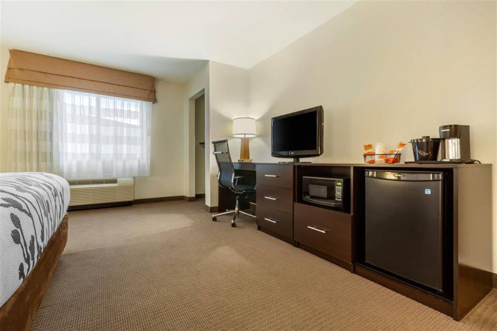 Sleep Inn And Suites Fargo Medical Center 10
