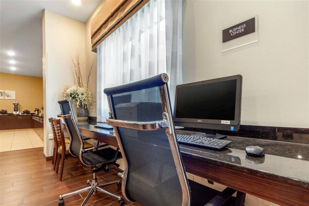 Sleep Inn And Suites Lincoln University  10