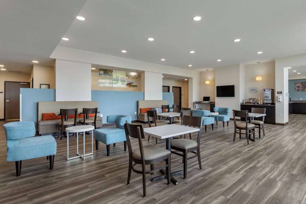 Sleep Inn And Suites Milwaukee-franklin 6