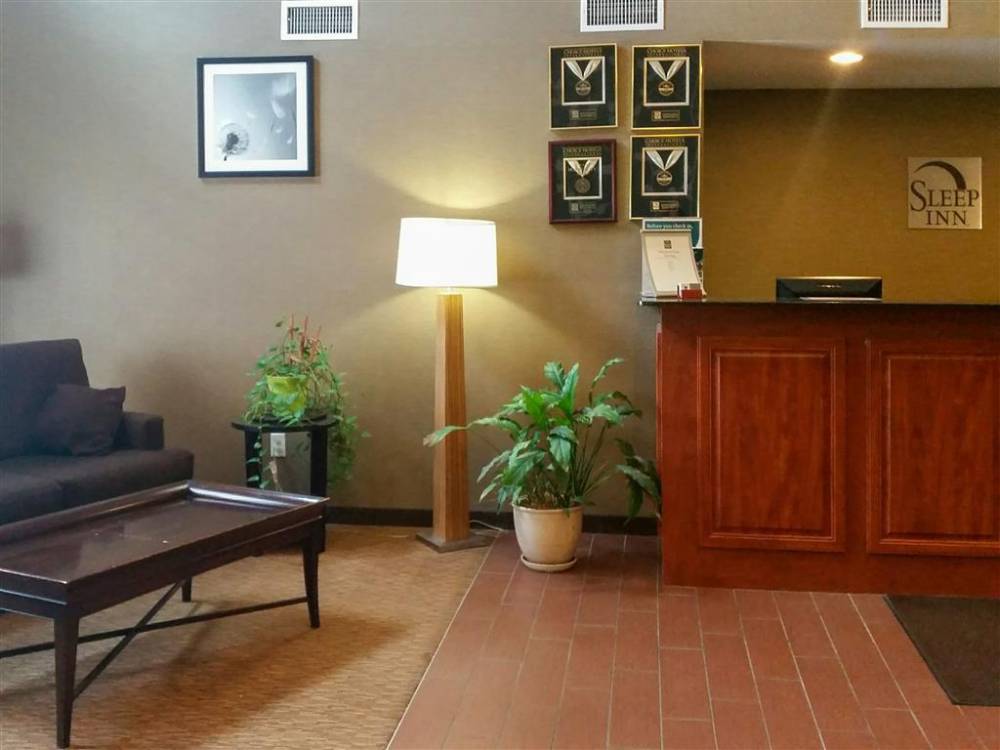 Sleep Inn And Suites Pleasant Hill - Des 6