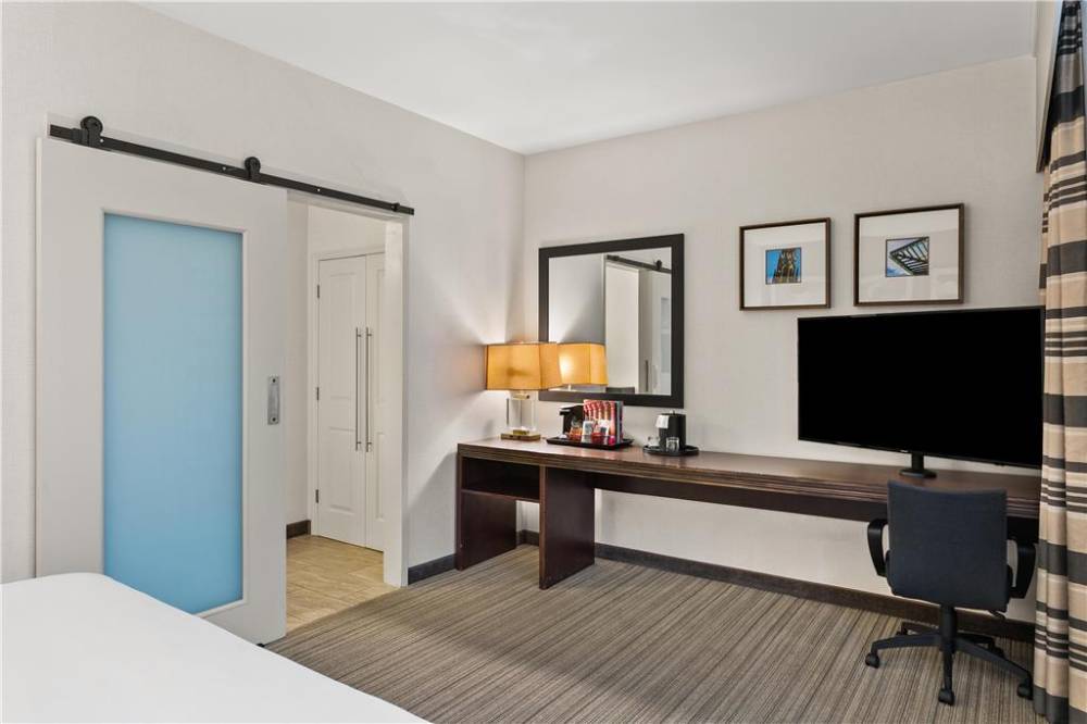 Sonesta Hotel Baltimore Inner Harbor 9