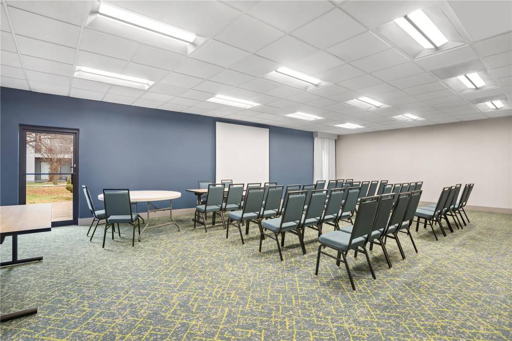 Spark By Hilton Bettendorf Quad Cities 2
