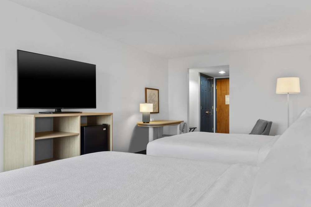 Spark By Hilton Greensboro 7