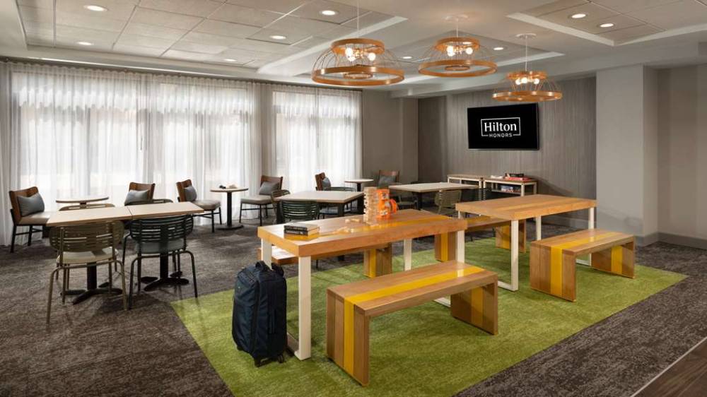 Spark By Hilton Houston Bush Intercontinental Airport 3