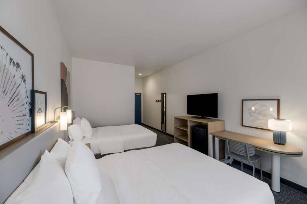 Spark By Hilton Midland South 7