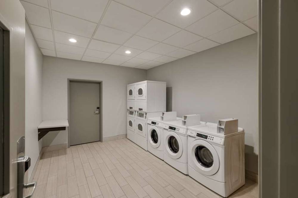 Spark By Hilton Midland South 4