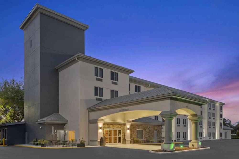 Spark By Hilton Orlando Near Seaworld