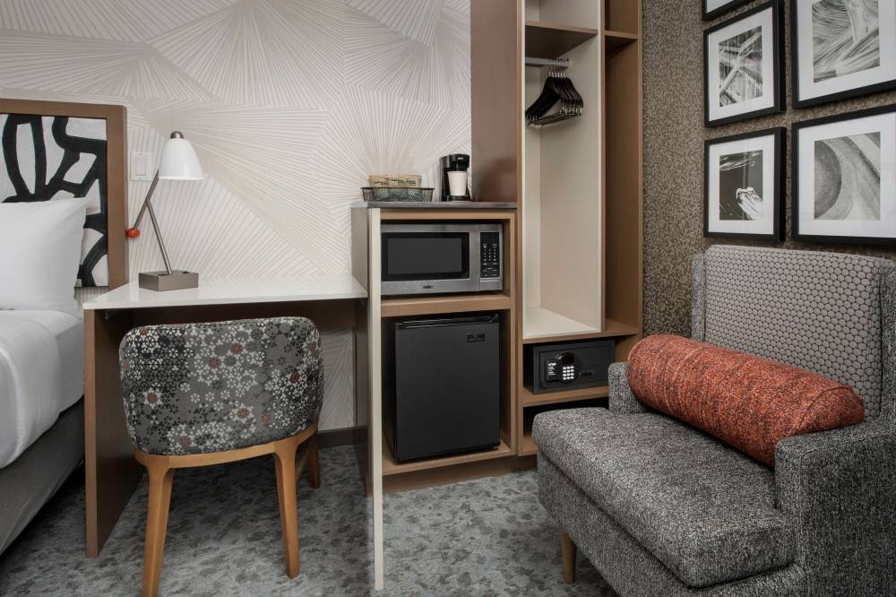 Springhill Suites By Marriott New York Queens 10