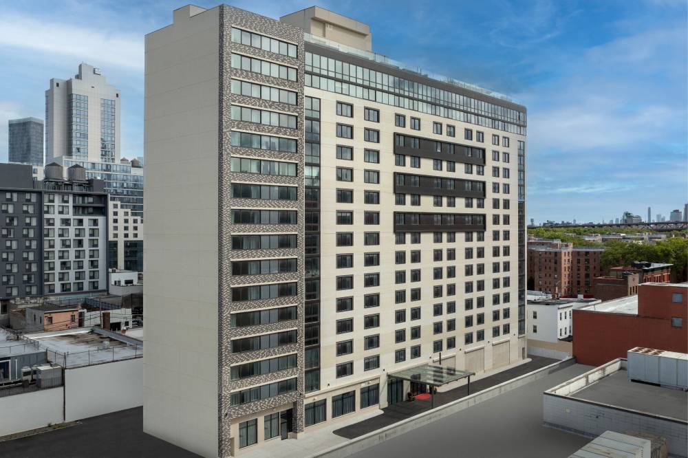 Springhill Suites By Marriott New York Queens 2