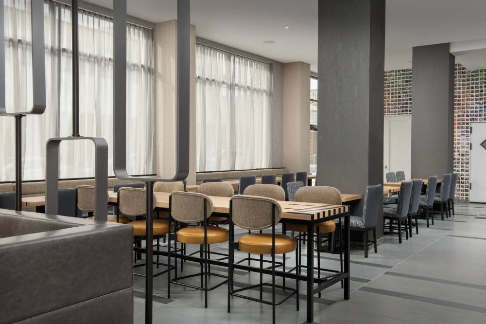 Springhill Suites By Marriott New York Queens 8
