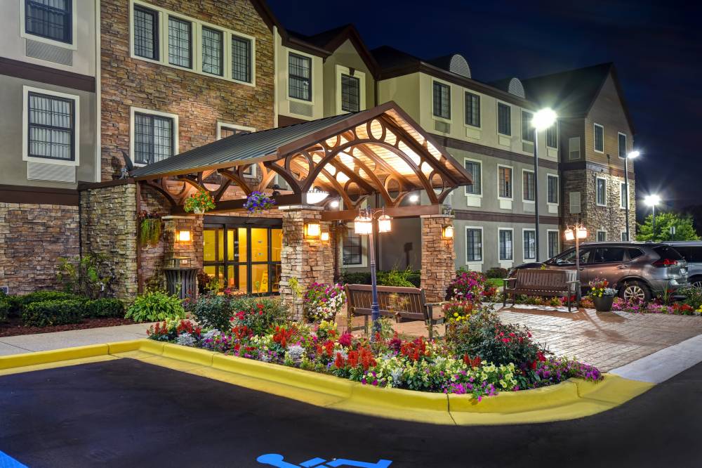Staybridge Stes Airport