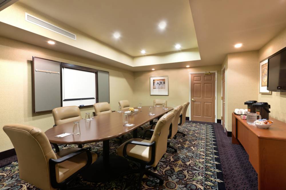 Staybridge Suites Airport 2