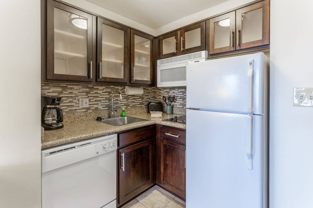 Staybridge Suites Davenport 10