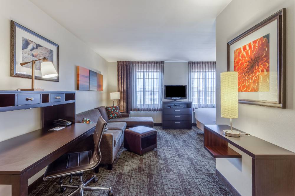 Staybridge Suites Davenport 3