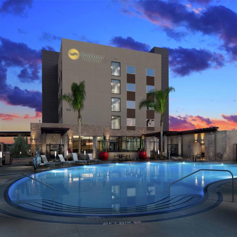 Suncoast Park Hotel Anaheim, Tapestry C