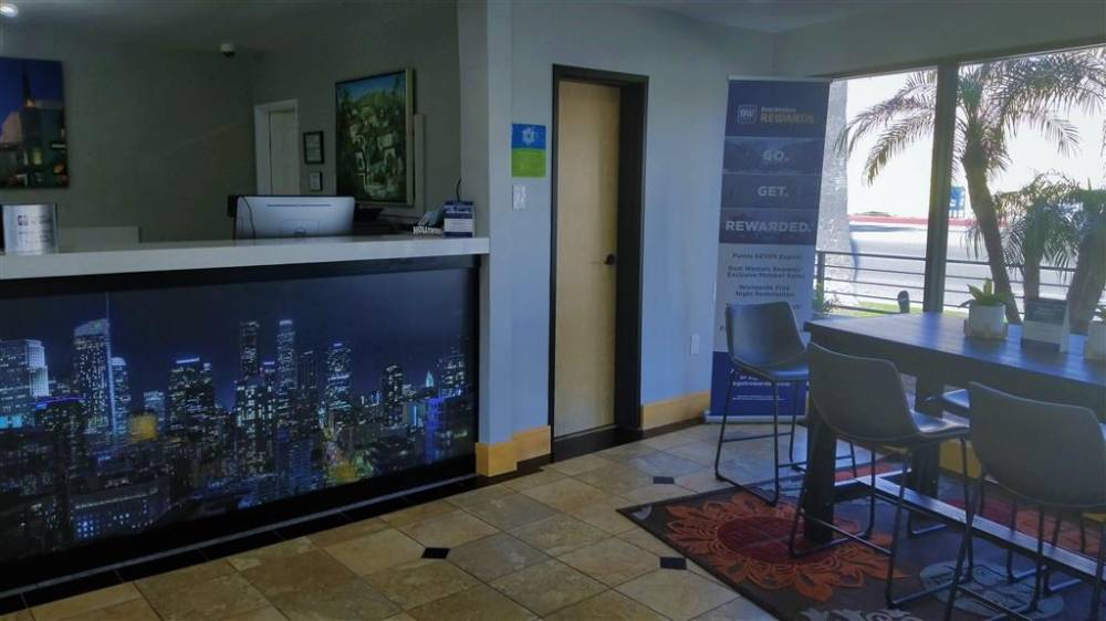 Sunset West Hotel, Surestay Collection By Best Western 2