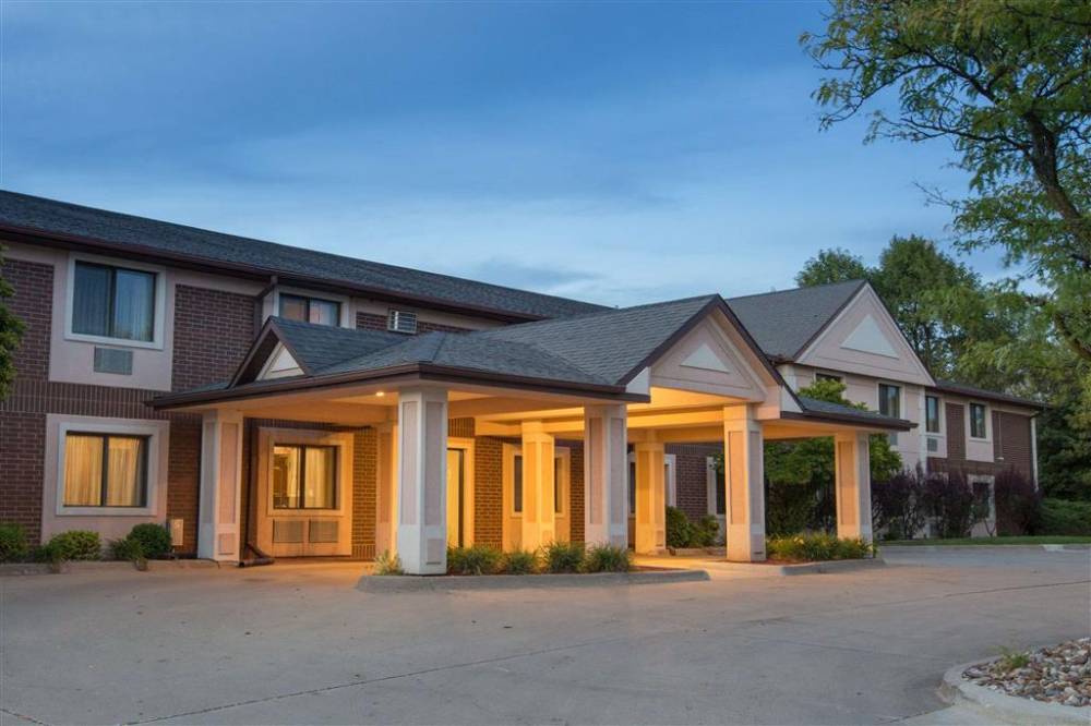 Super 8 By Wyndham Clive/w Des Moines
