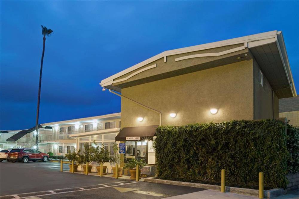 Super 8 By Wyndham Culver 2