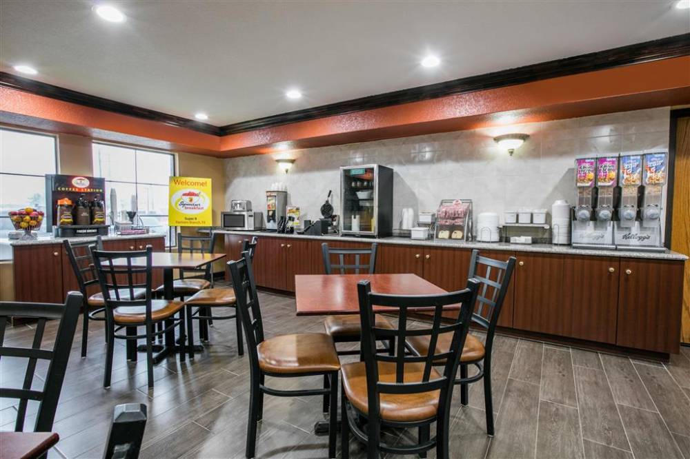 Super 8 By Wyndham Farmers Branch/north Dallas 3