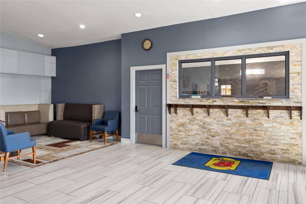 Super 8 By Wyndham Fort Wayne 2