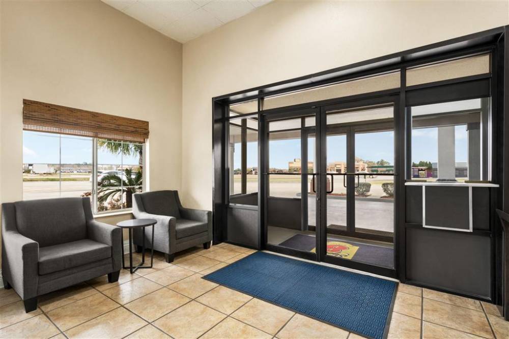 Super 8 By Wyndham Gulfport Biloxi Airport 2