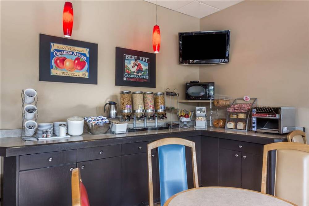 Super 8 By Wyndham Kelowna Bc 4