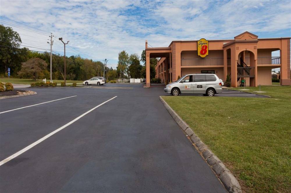 Super 8 By Wyndham Knoxville West/farragut 5