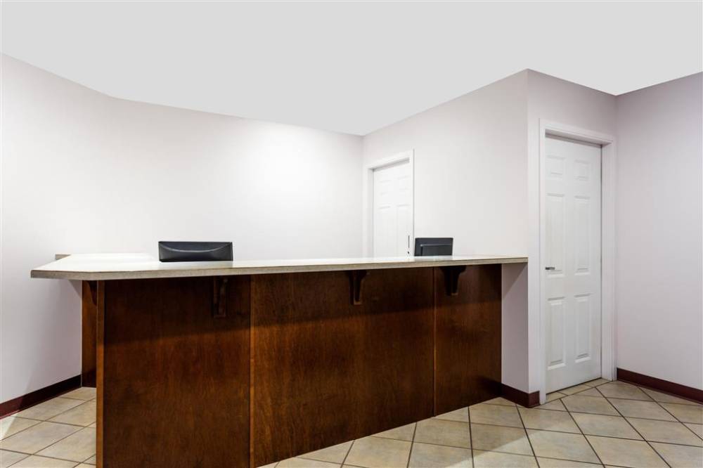 Super 8 By Wyndham Lake Country/winfield Area 3