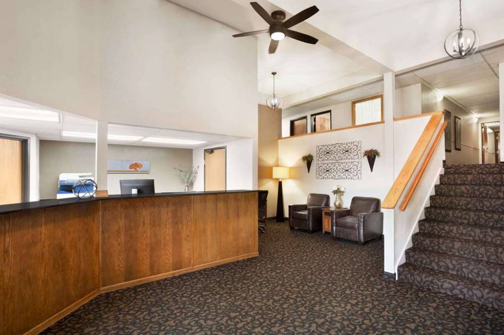 Super 8 By Wyndham Lincoln North 3