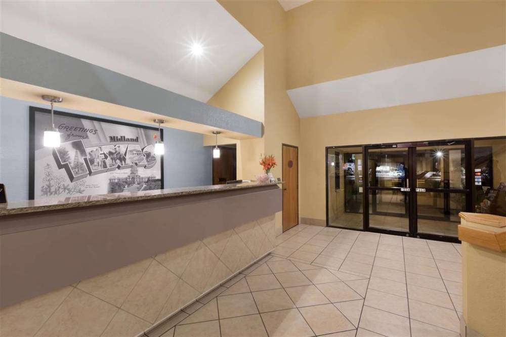 Super 8 By Wyndham Midland 2