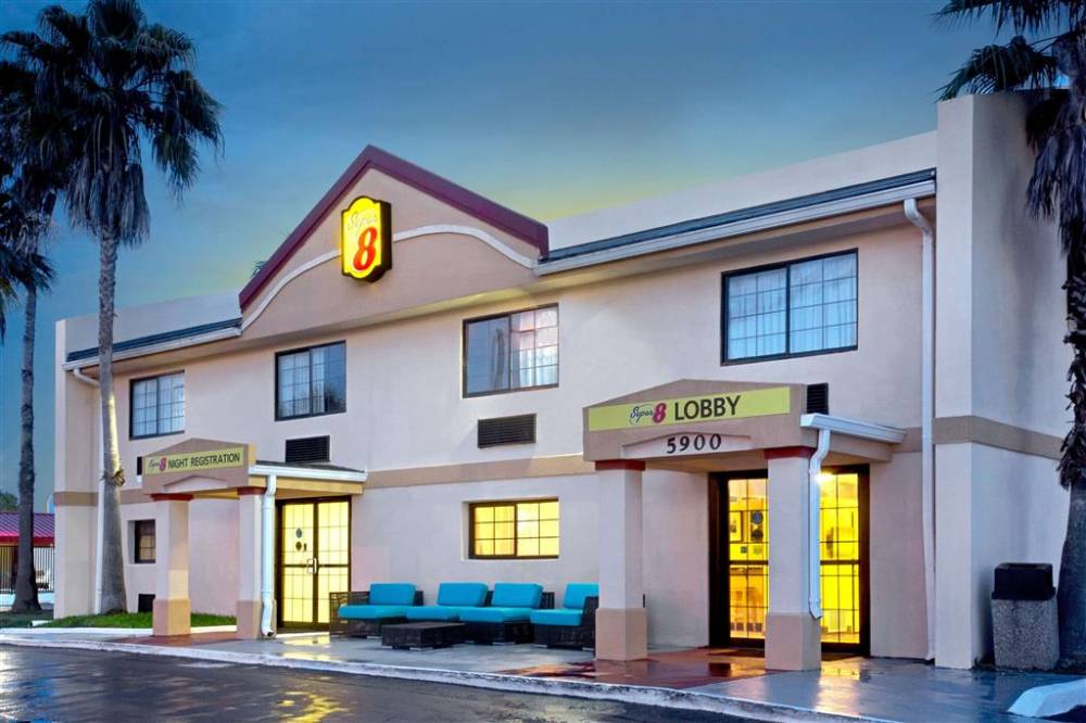Super 8 By Wyndham Orlando International Drive 2