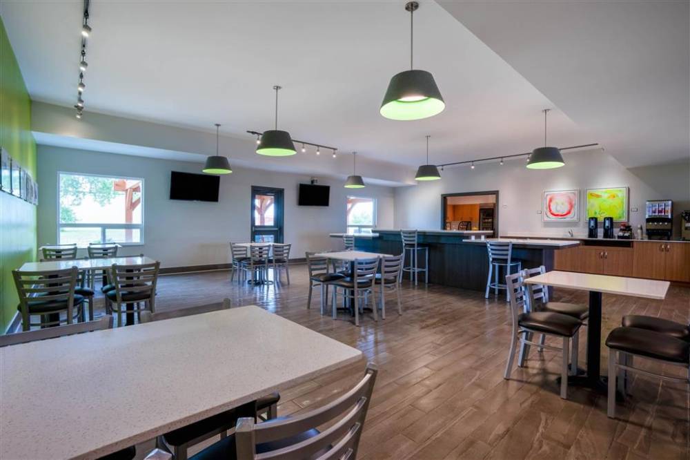 Super 8 By Wyndham Winnipeg East Mb 4