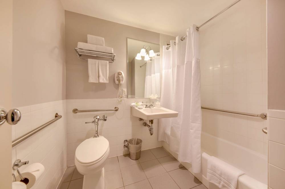 The Andrew Hotel 2