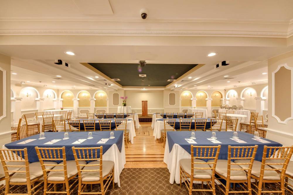 The Andrew Hotel 6