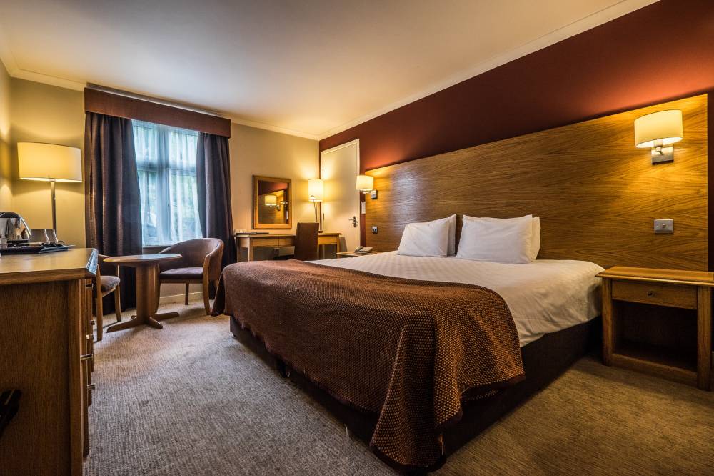 The Bridge Hotel Greenford 8