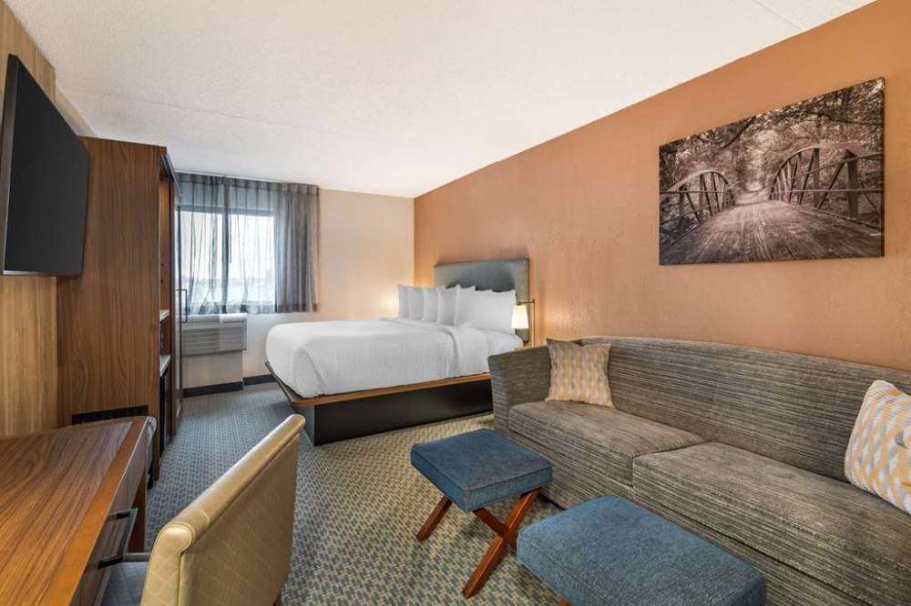 The Clocktower Hotel At Century House An Ascend Collection Hotel 10