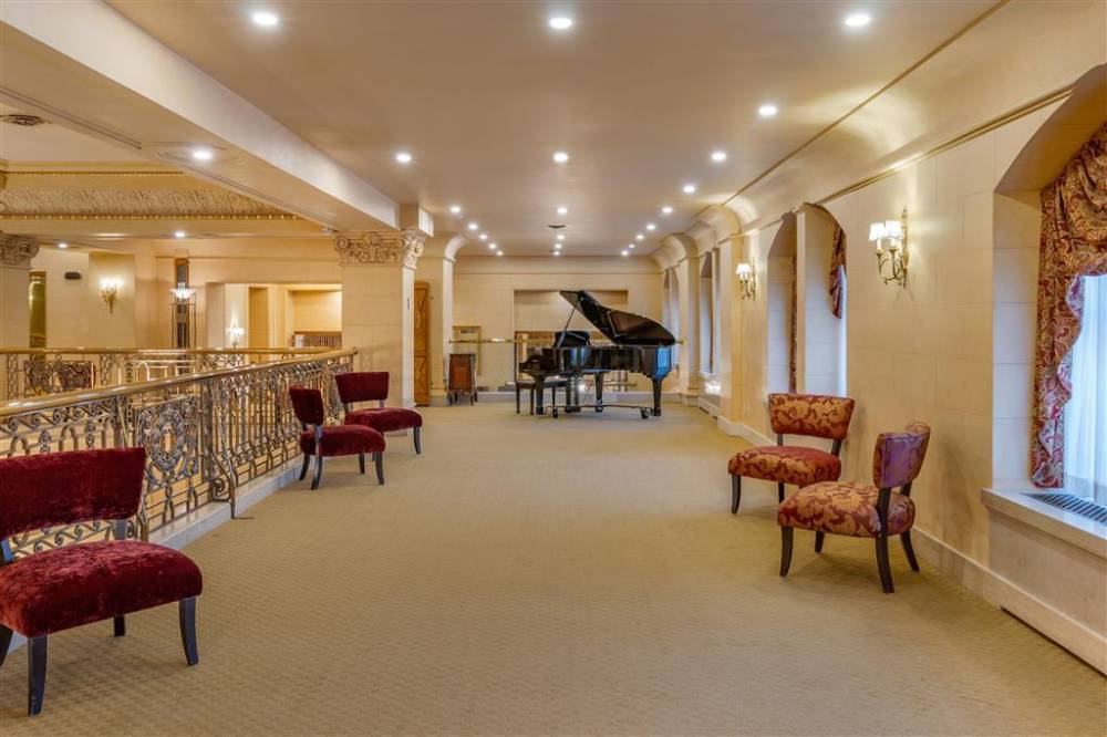 The Fort Garry Hotel Spa And Conference  3