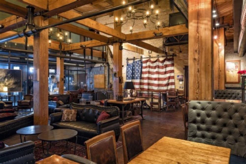 The Iron Horse Hotel 4