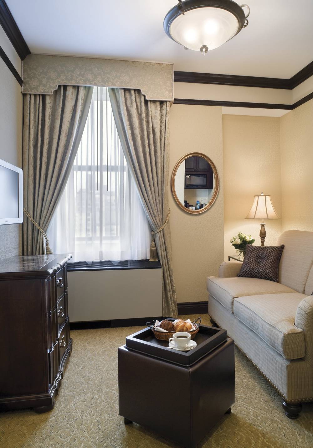 The Lucerne Hotel 7