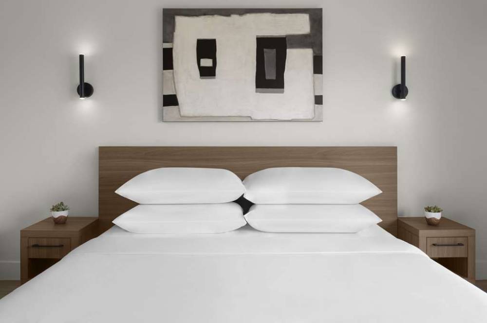 The Lum Hotel Los Angeles Stadium District 3